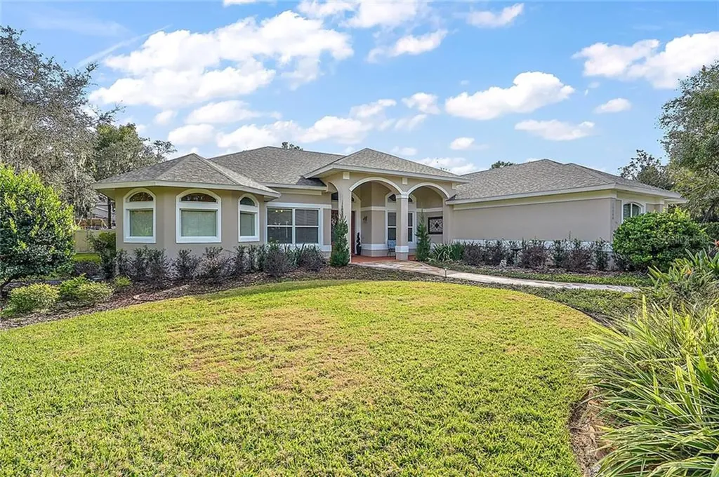 15900 Acorn Circle Tavares FL 32778