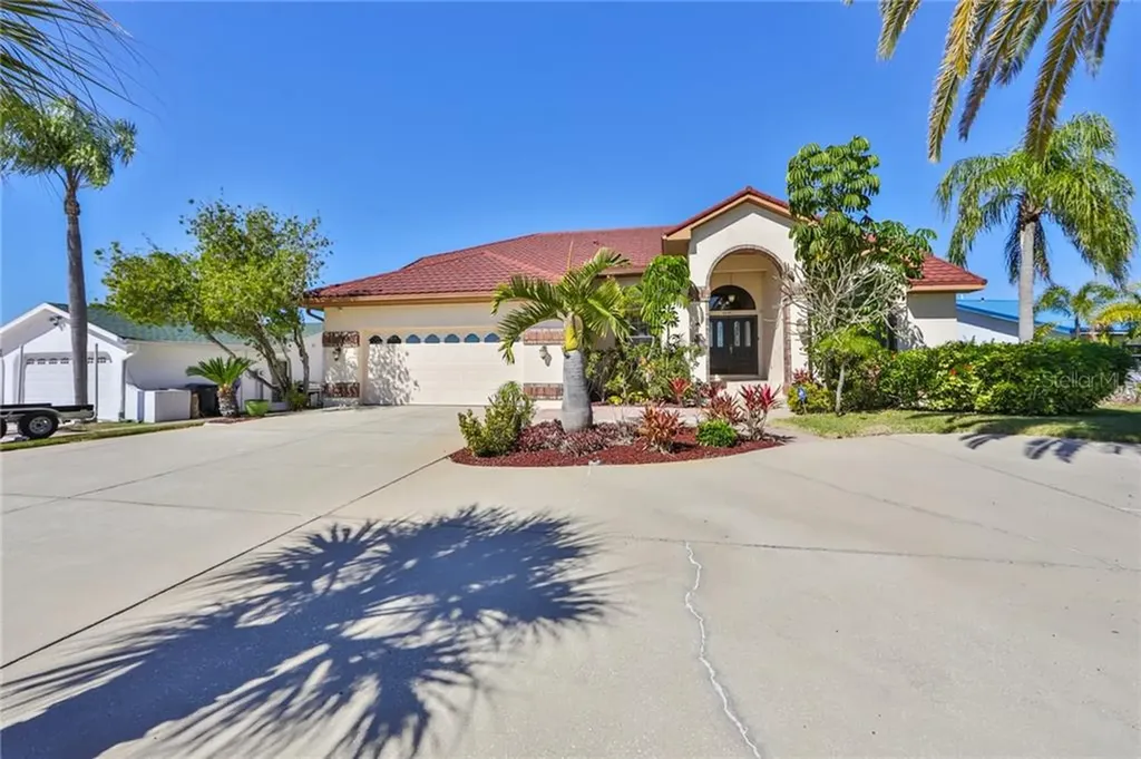 6426 Lake Sunrise Drive Apollo Beach FL 33572
