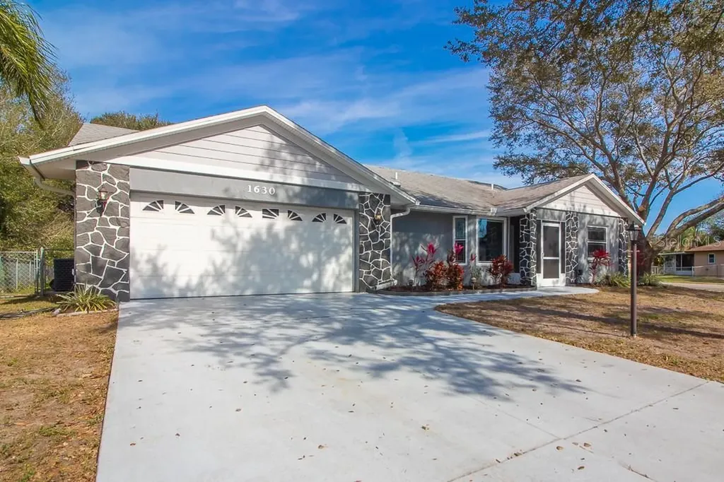 1630 Deer Hollow Boulevard Sarasota FL 34232