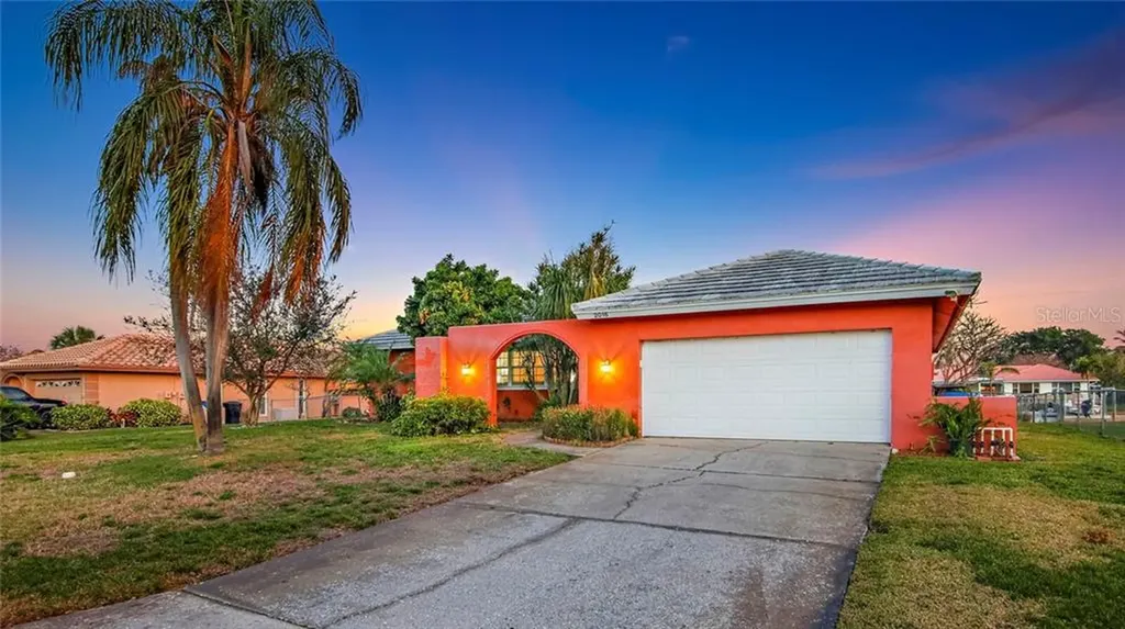 2016 Hawaii Avenue NE St Petersburg FL 33703