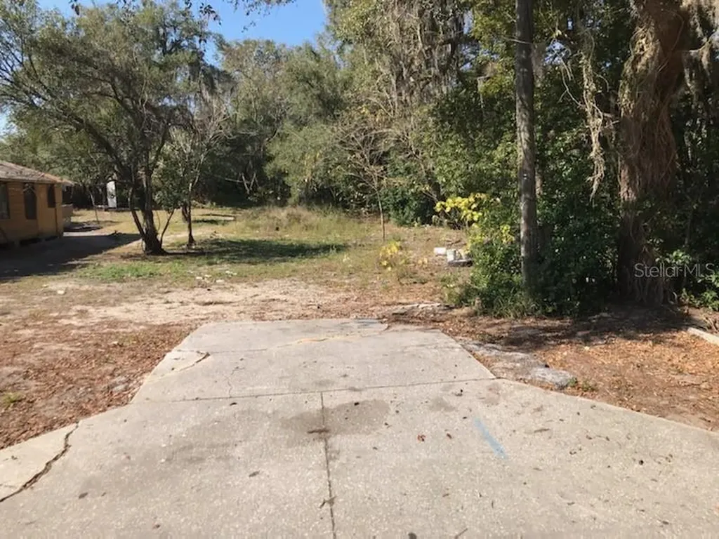 1112 Robinson Avenue Apopka FL 32703