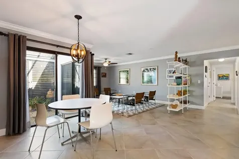 3957 Glen Oaks Manor Drive Sarasota FL 34232