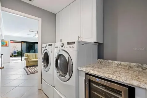 3957 Glen Oaks Manor Drive Sarasota FL 34232
