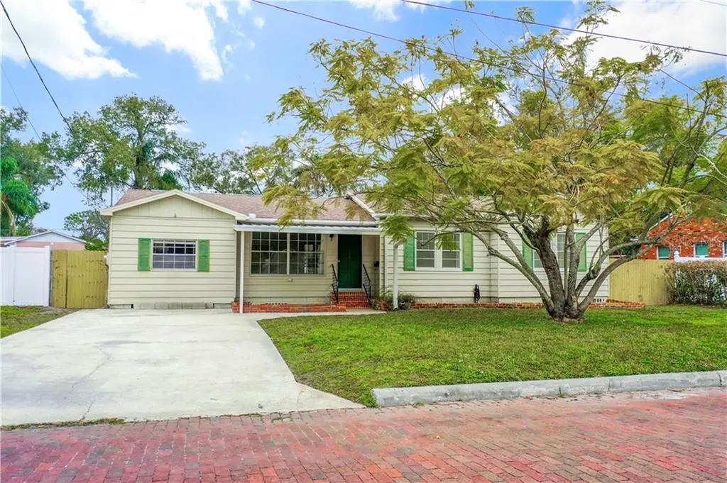 1111 W Peninsular Street Tampa FL 33603
