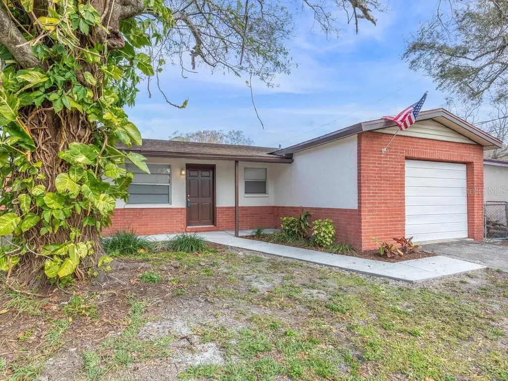 4221 44th Avenue N St Petersburg FL 33714
