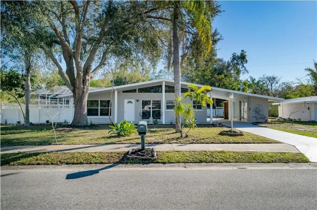 2992 Greenbriar Street Sarasota FL 34237
