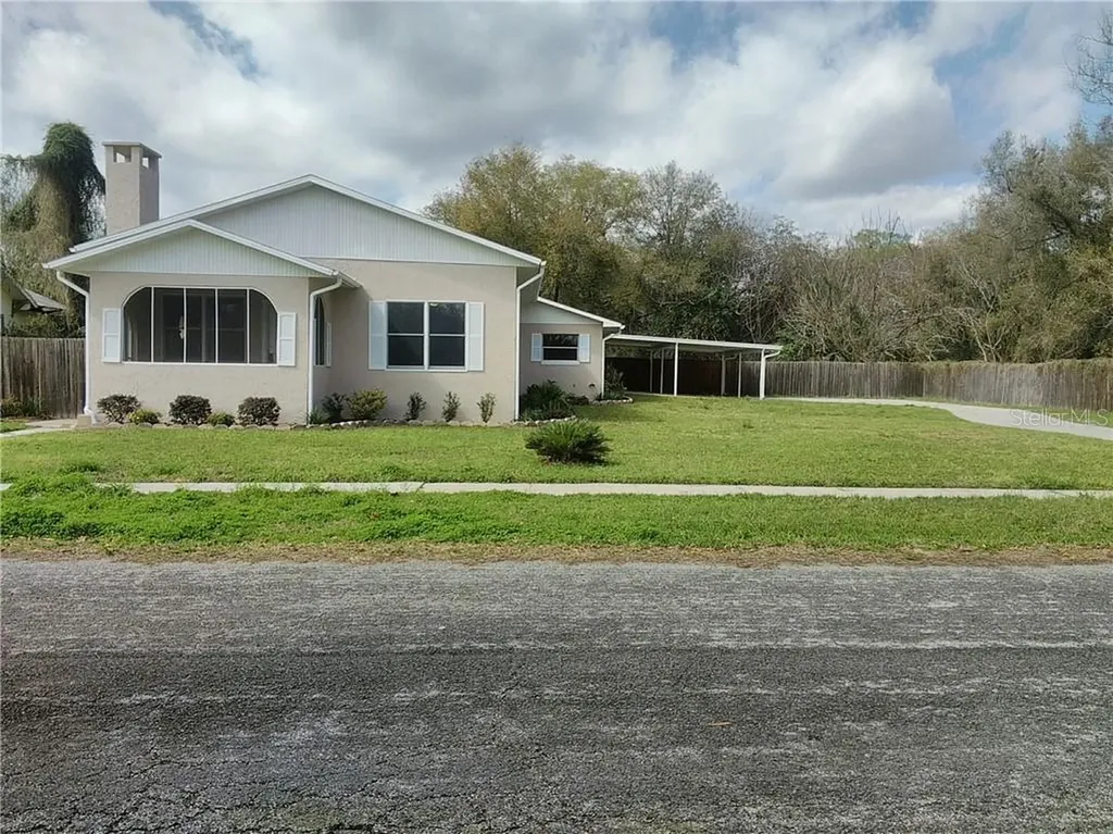 124 Stetson Park Drive Deland FL 32720