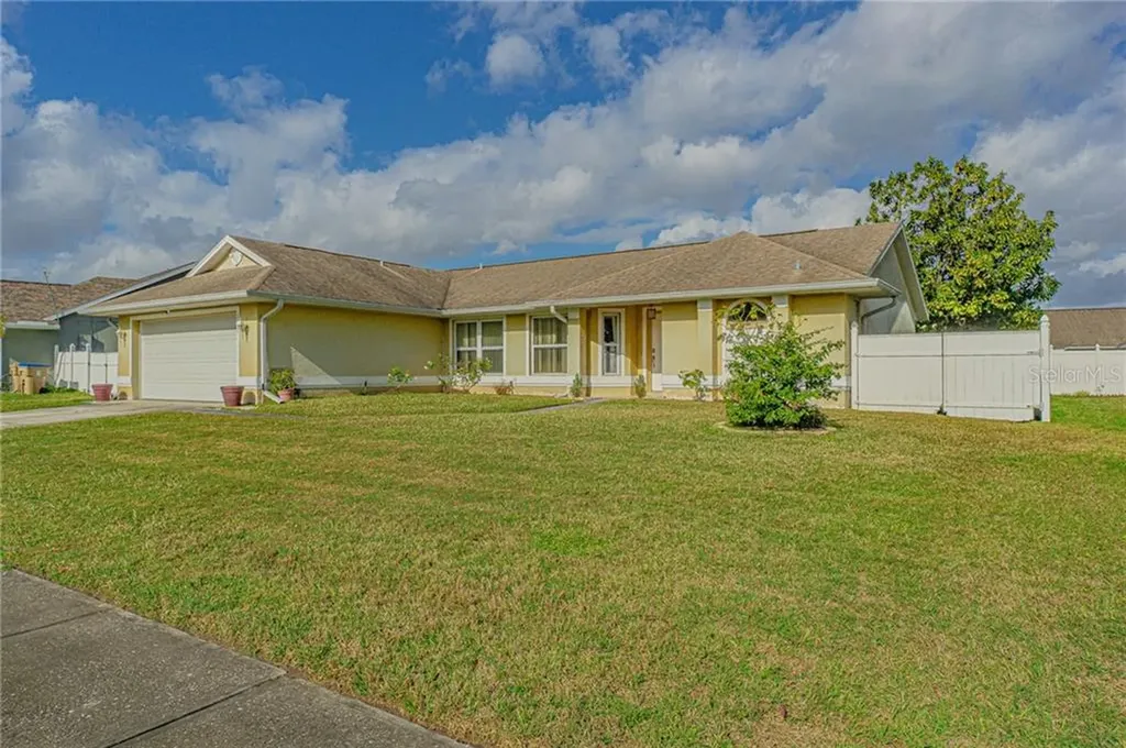 2712 Ashley Court Kissimmee FL 34743