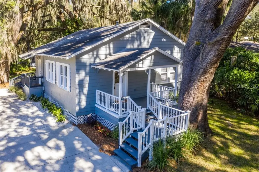 605 Oak Avenue Mount Dora FL 32757