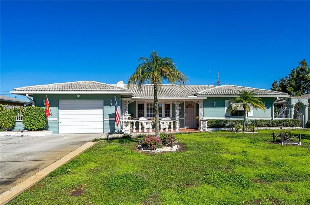 3841 20th Avenue N St Petersburg FL 33713