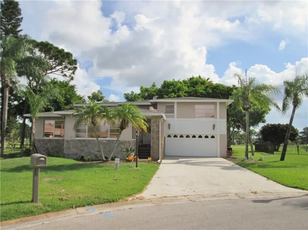 90 Oakland Hills Court Rotonda West FL 33947