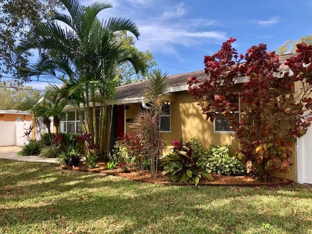 1513 Canterbury Road N St Petersburg FL 33710