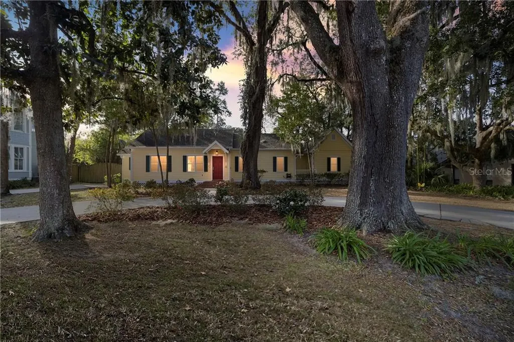904 SE 2nd Street Ocala FL 34471