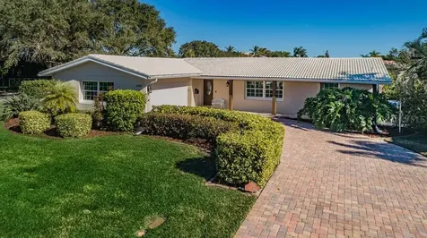 1996 Hawaii Avenue NE St Petersburg FL 33703