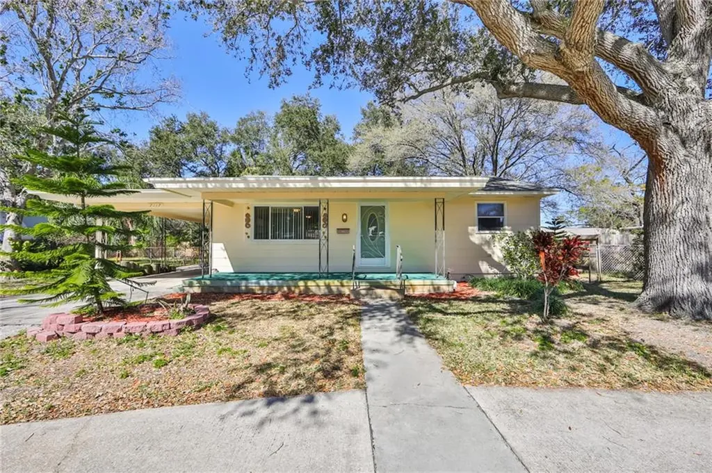 7117 5th Avenue N St Petersburg FL 33710