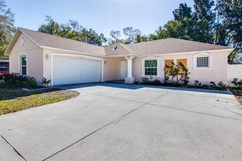 1329 Pine Avenue NW Largo FL 33770