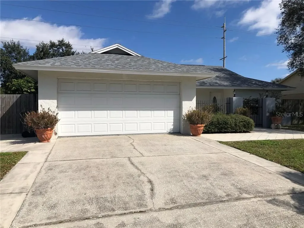 10801 Roundview Lane Tampa FL 33624