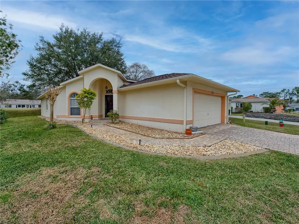 32643 Oak Park Drive Leesburg FL 34748