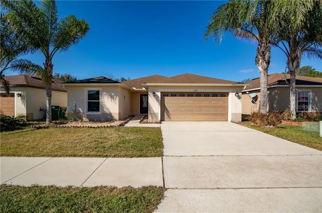 1729 Strathmore Circle Mount Dora FL 32757