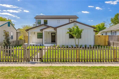 3240 10th Street N St Petersburg FL 33704