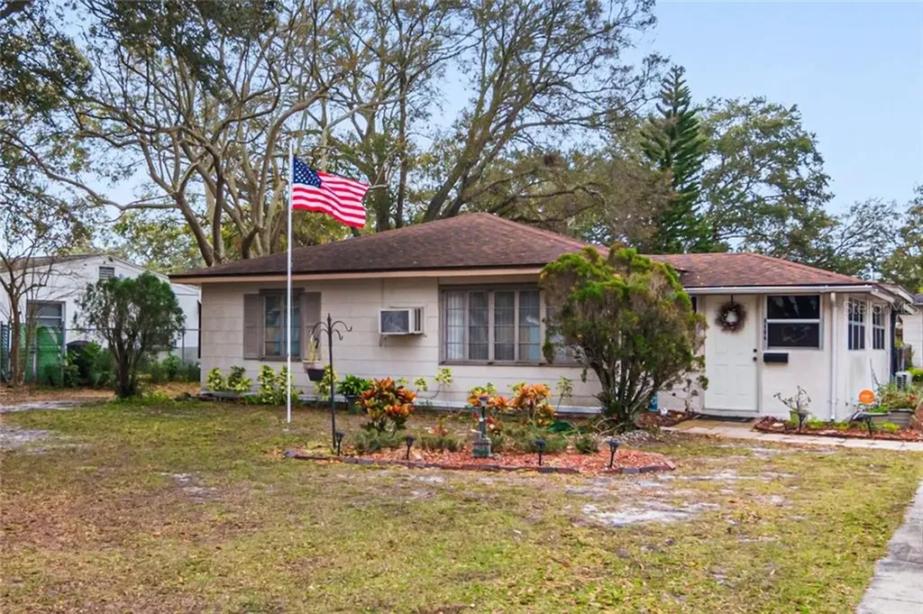 1132 Essex Drive N St Petersburg FL 33710