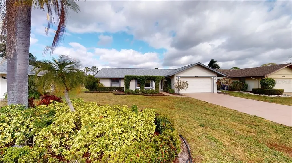 4813 Greywood Lane Sarasota FL 34235