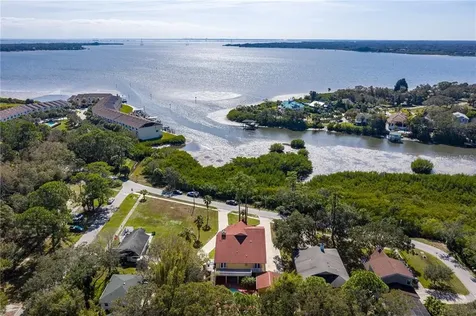 904 Shore Drive W Oldsmar FL 34677