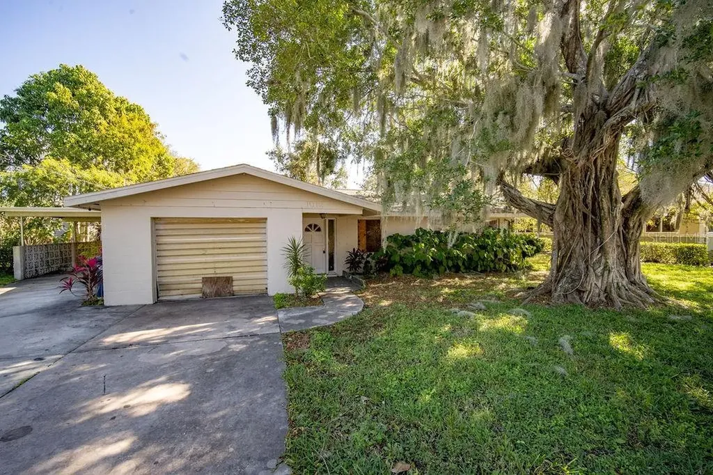 1012 Gary Avenue Ellenton FL 34222