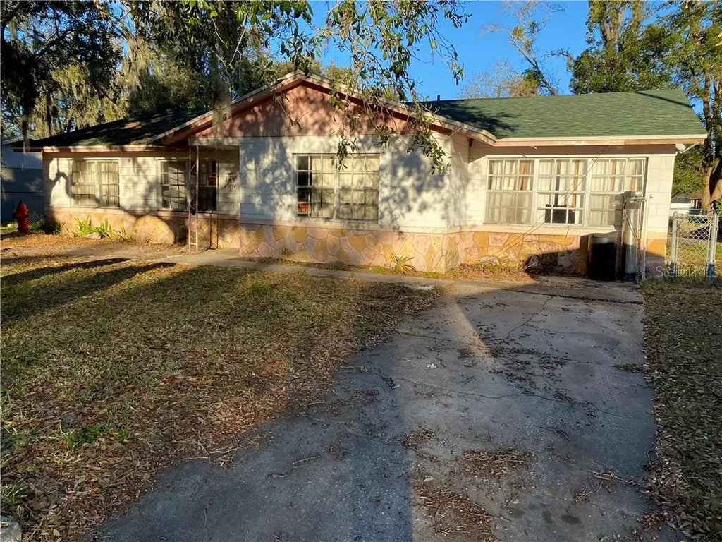 1612 Mcleod Drive Plant City FL 33563