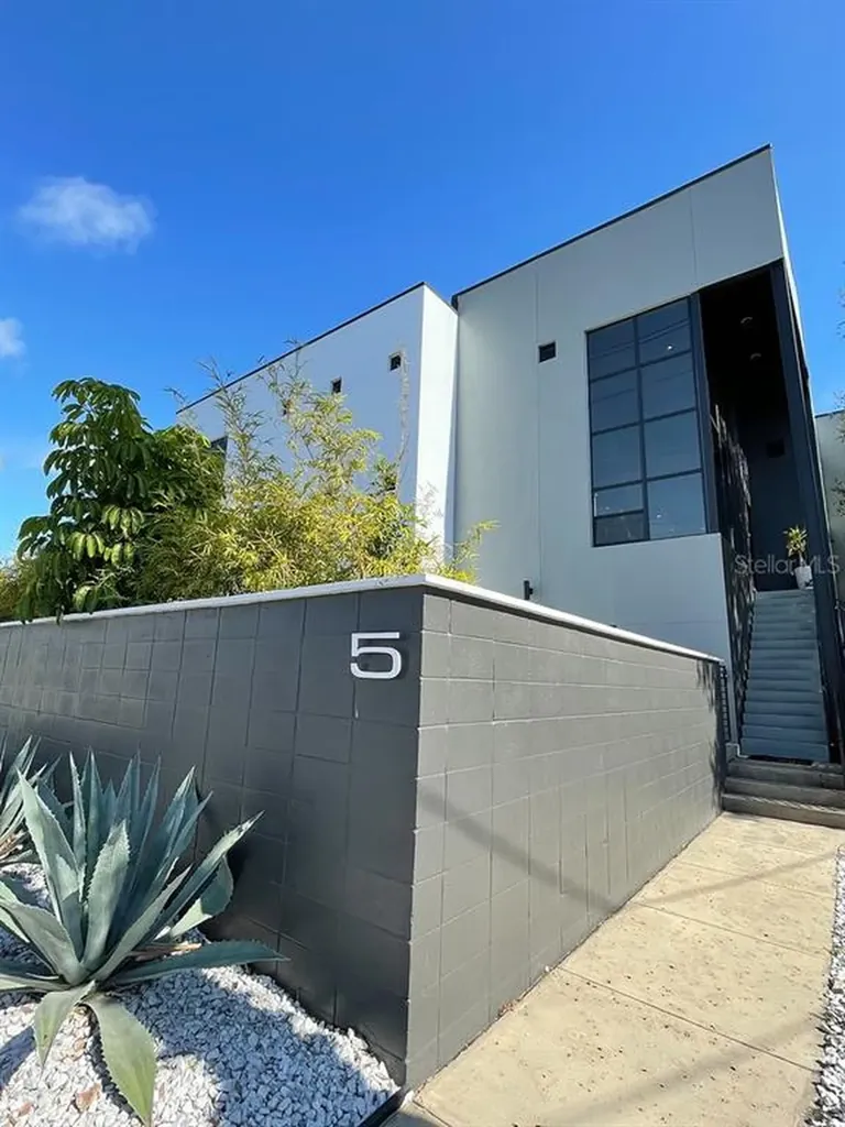 3012 W Barcelona Street Tampa FL 33629