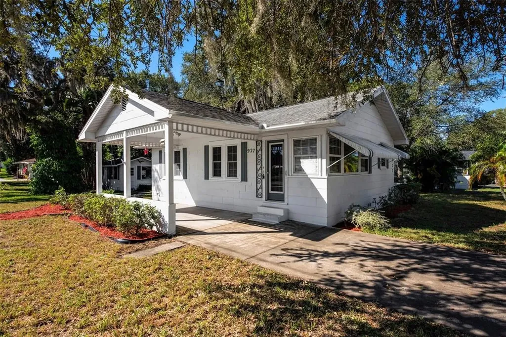 927 Omaha Street Palm Harbor FL 34683