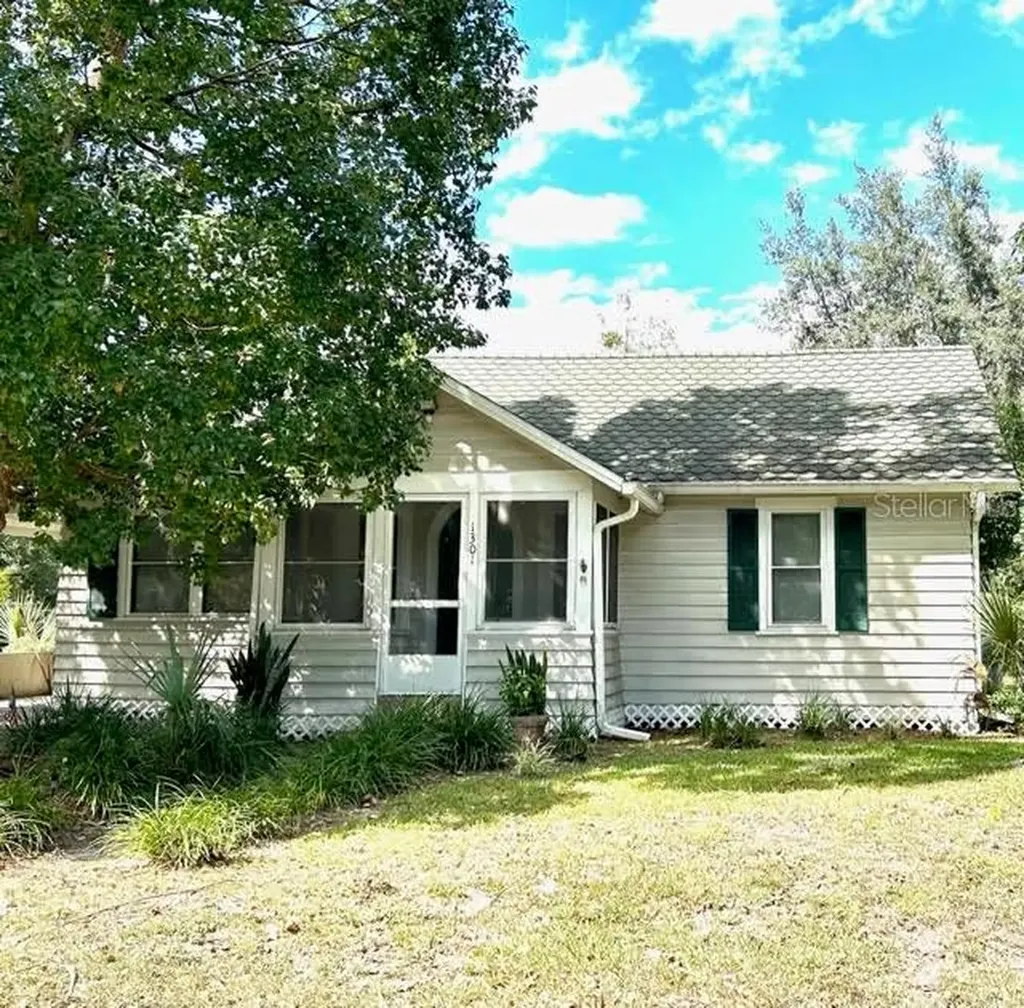 1301 W Voorhis Avenue Deland FL 32720