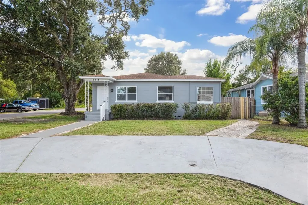 2015 E Genesee Street Tampa FL 33610
