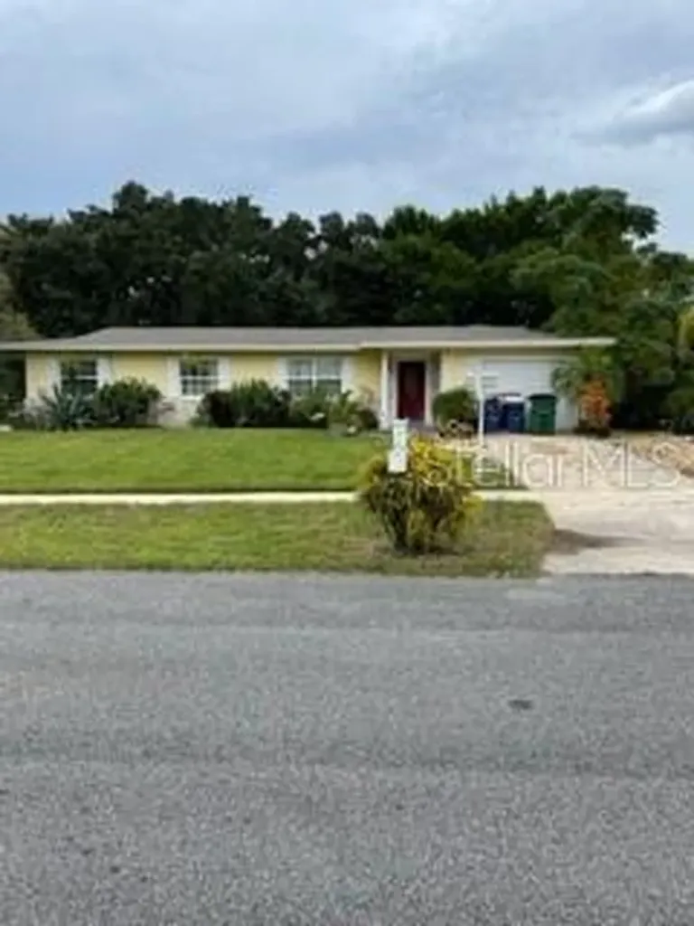 2070 Keyes Lane Deltona FL 32738