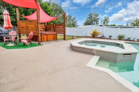 6310 21st Avenue N St Petersburg FL 33710
