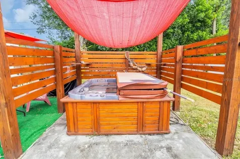 6310 21st Avenue N St Petersburg FL 33710