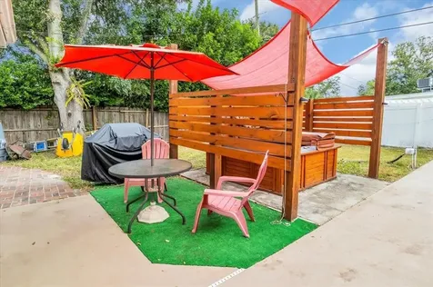 6310 21st Avenue N St Petersburg FL 33710
