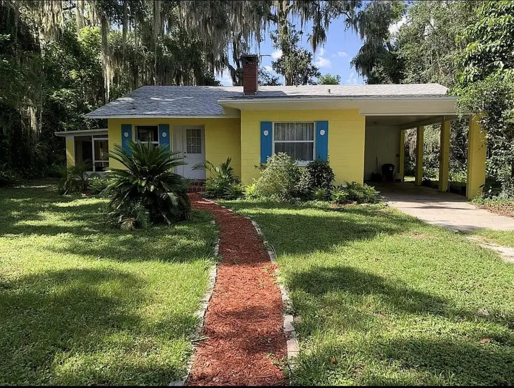 819 W Ohio Avenue Deland FL 32720