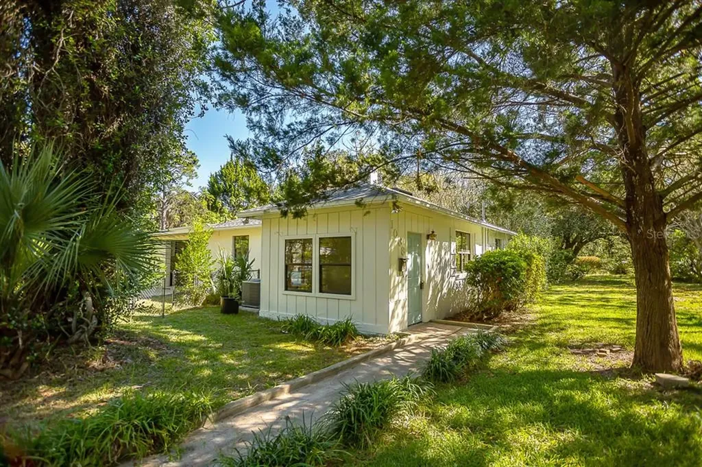 1038 NE 10th Place Gainesville FL 32601