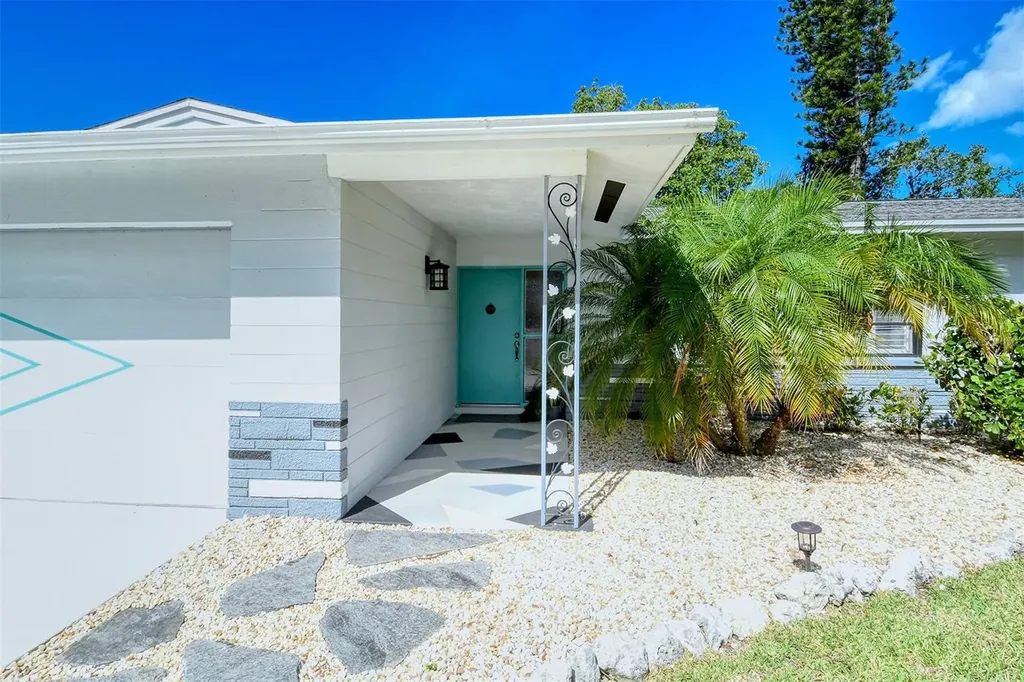 6758 S Lockwood Ridge Road Sarasota FL 34231