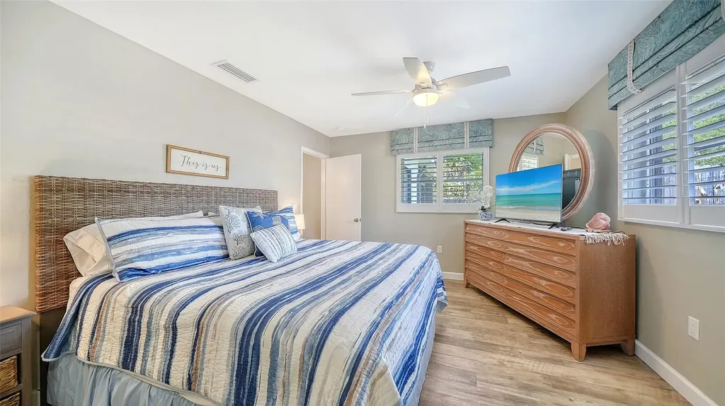 6758 S Lockwood Ridge Road Sarasota FL 34231