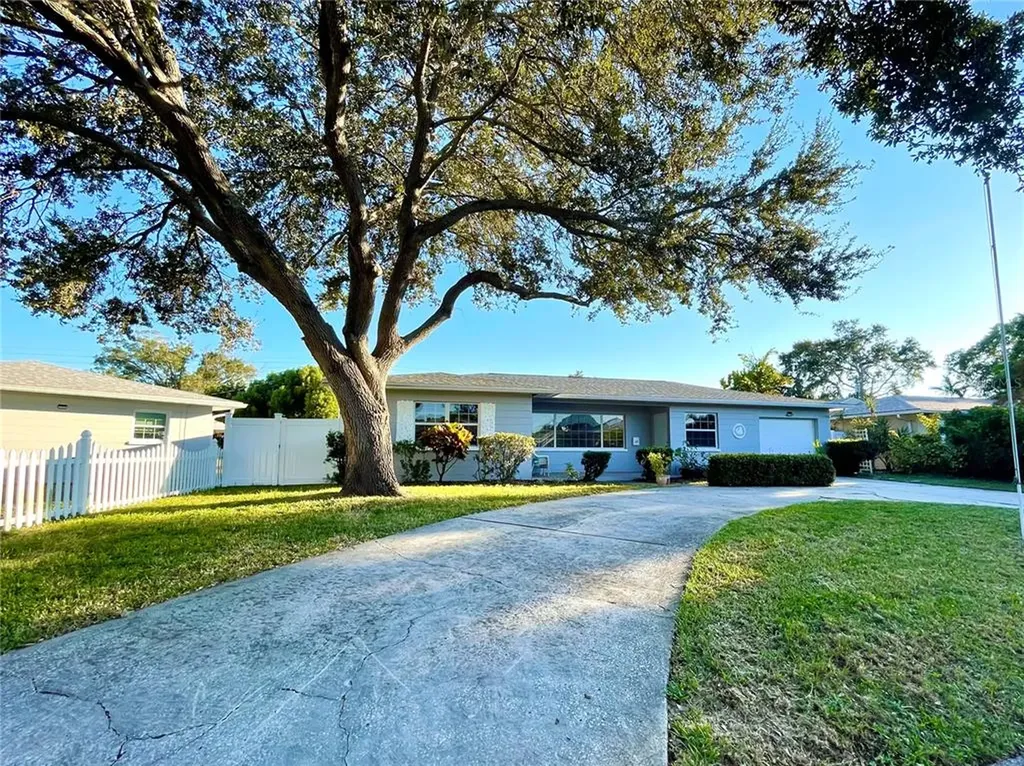 3830 24th Avenue N St Petersburg FL 33713