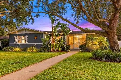 818 37th Avenue NE St Petersburg FL 33704