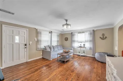 4158 8th Avenue N St Petersburg FL 33713