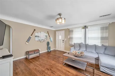4158 8th Avenue N St Petersburg FL 33713