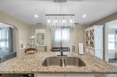 4158 8th Avenue N St Petersburg FL 33713