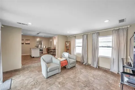 4158 8th Avenue N St Petersburg FL 33713