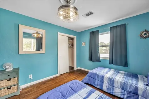 4158 8th Avenue N St Petersburg FL 33713