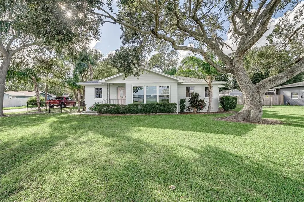 1902 W Lake Parker Drive Lakeland FL 33805