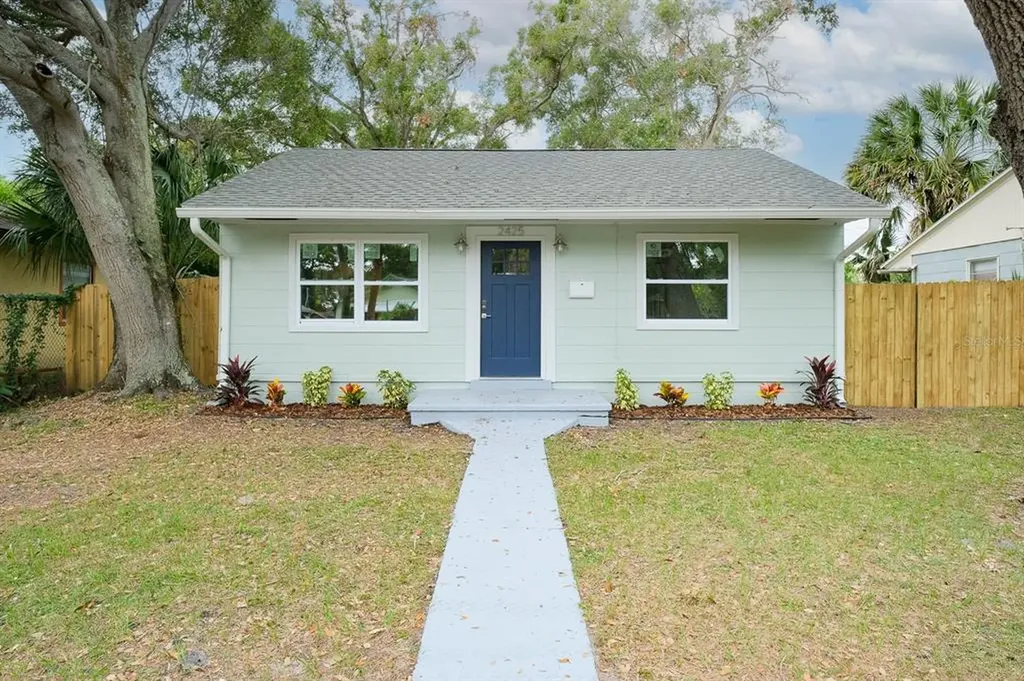 2425 10th Street S St Petersburg FL 33705